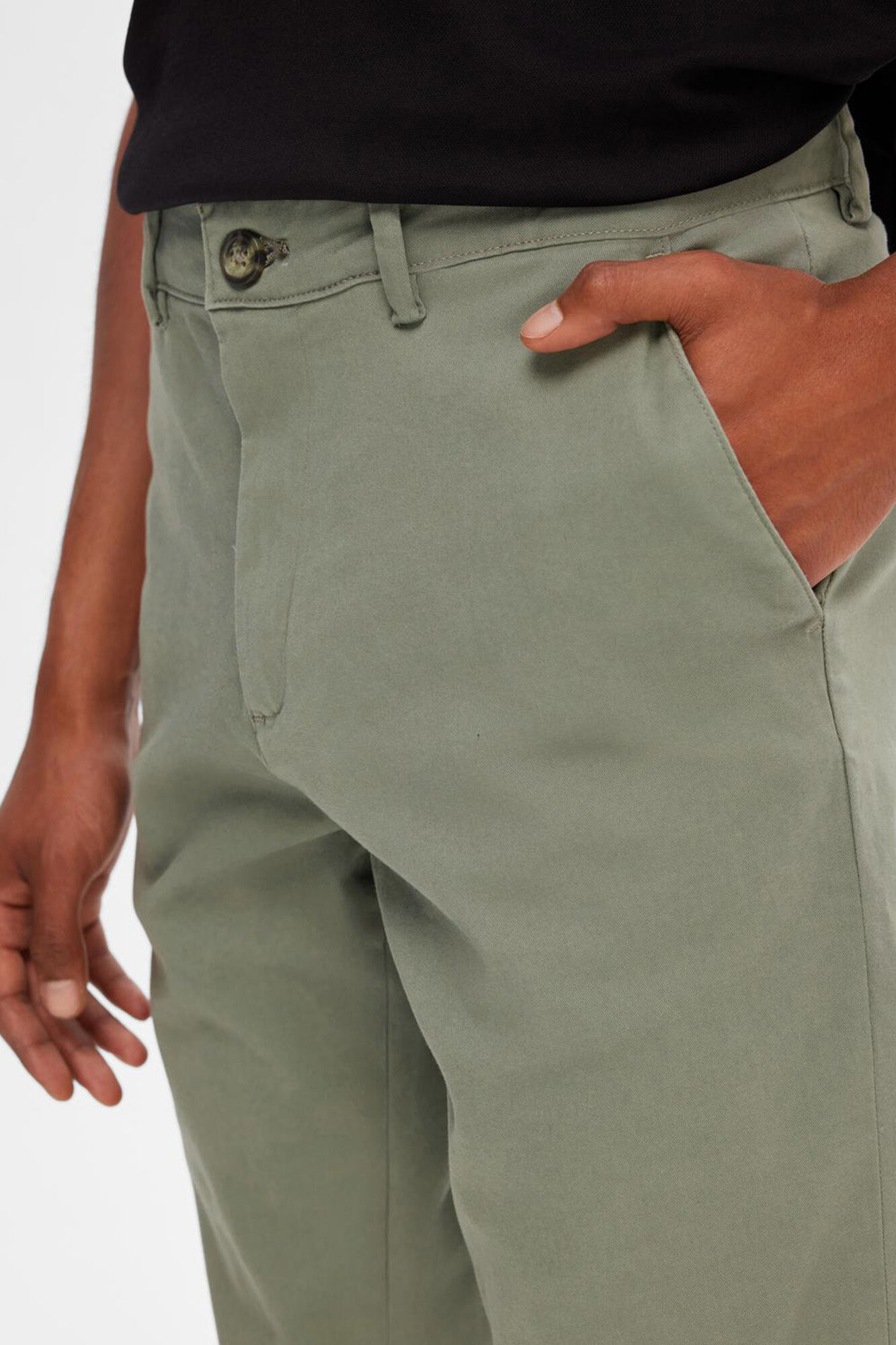 Selected Cal&ccedil;as chino cl&aacute;ssicas Slim Fit confecionadas com algod&atilde;o org&acirc;nico