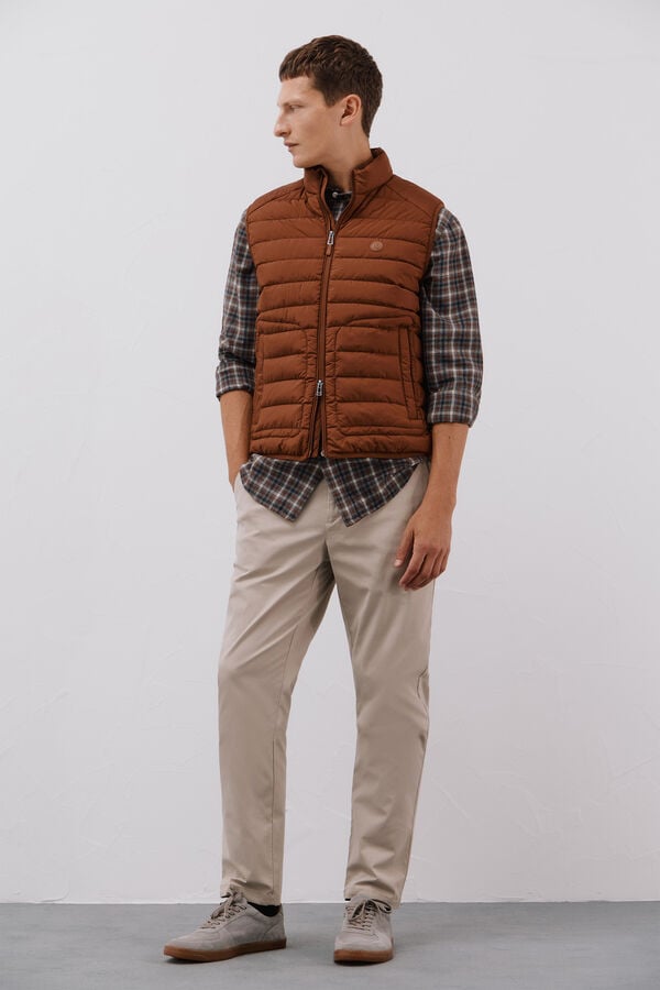 Cortefiel Ultra-light quilted gilet Brown