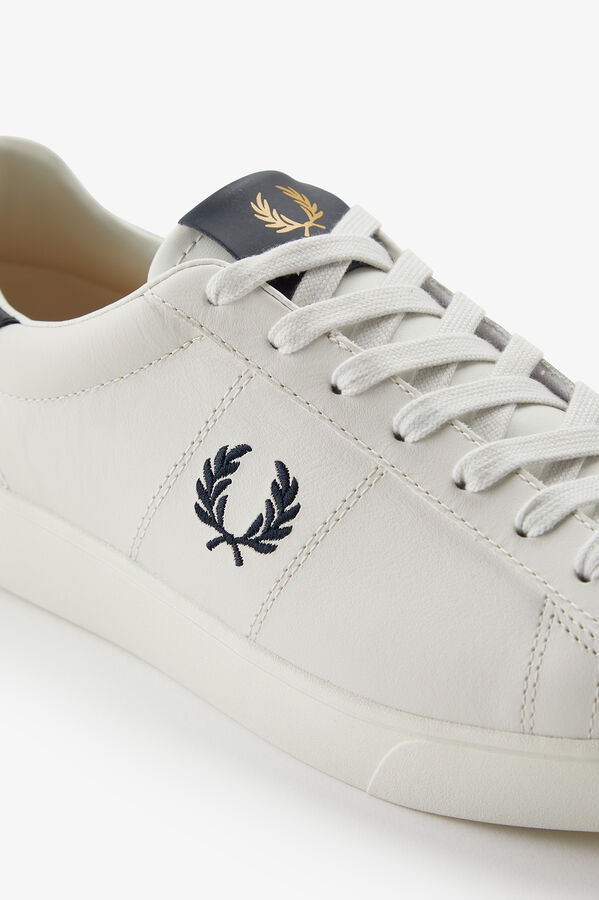 Fred Perry Chinelos de quarto Spencer em couro Branco