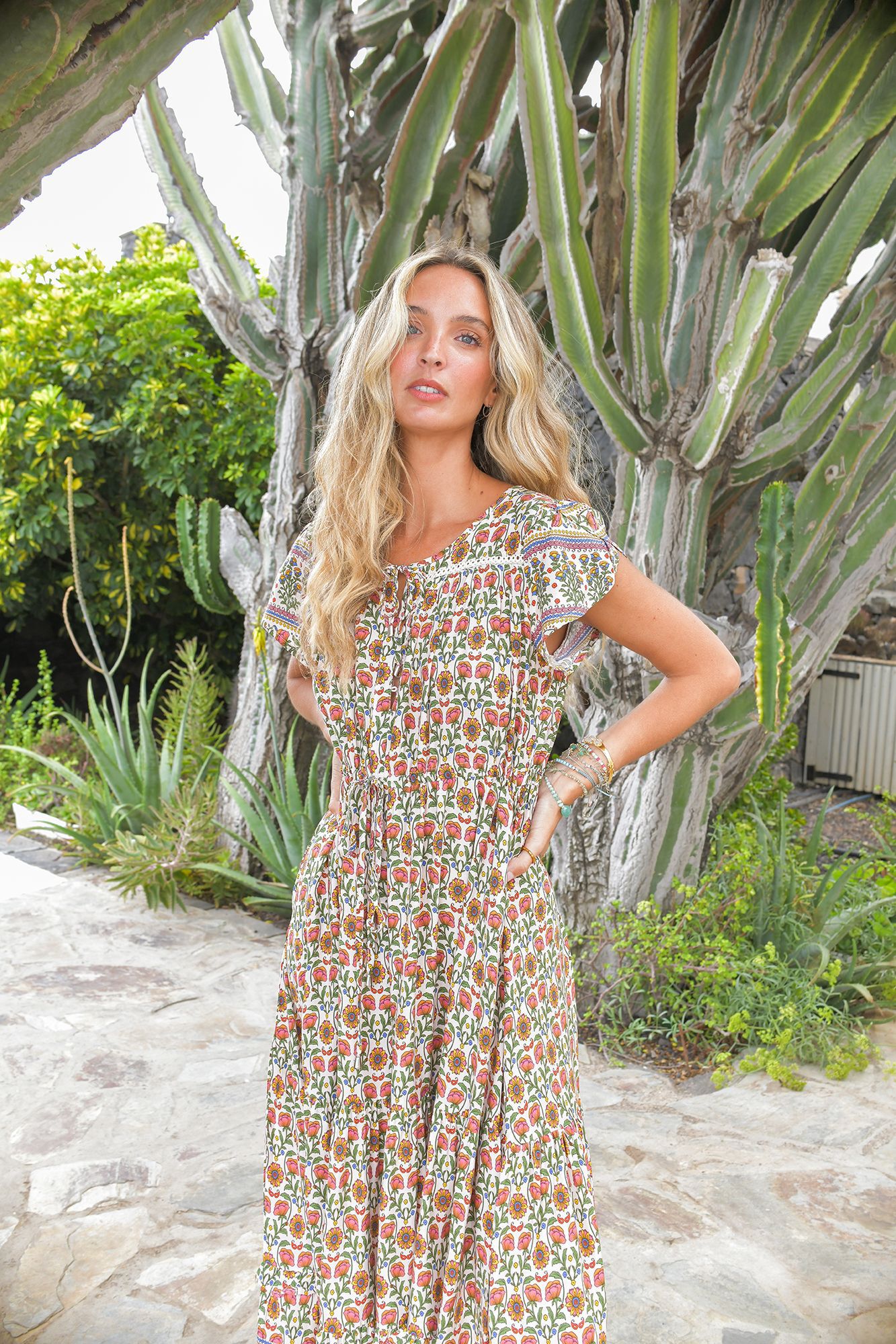 Jaase Vestido com la&ccedil;ada