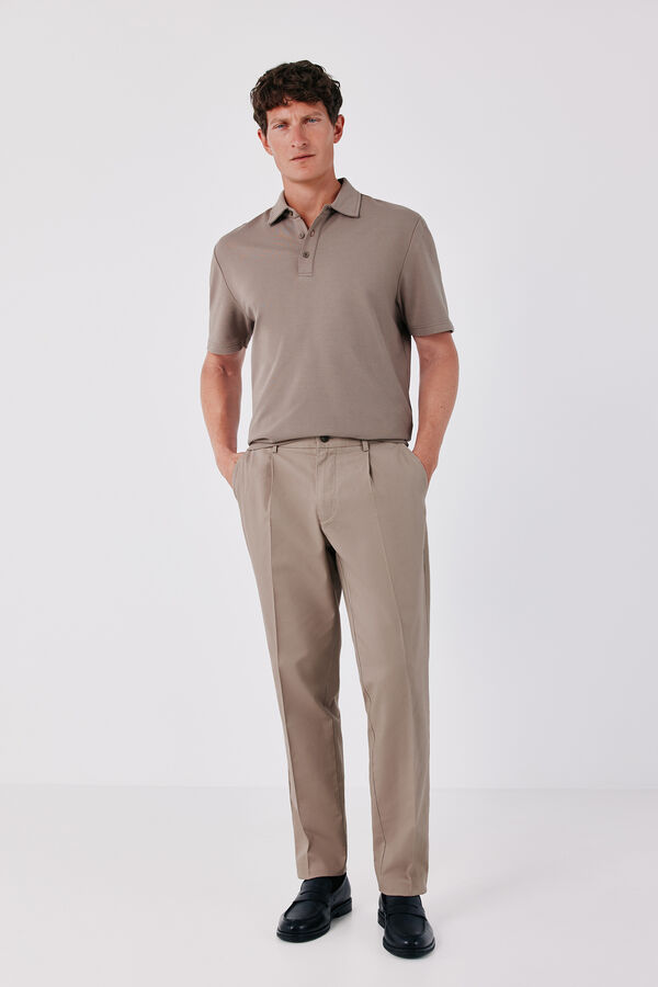 Cortefiel Chinos with comfort pleats regular Brown