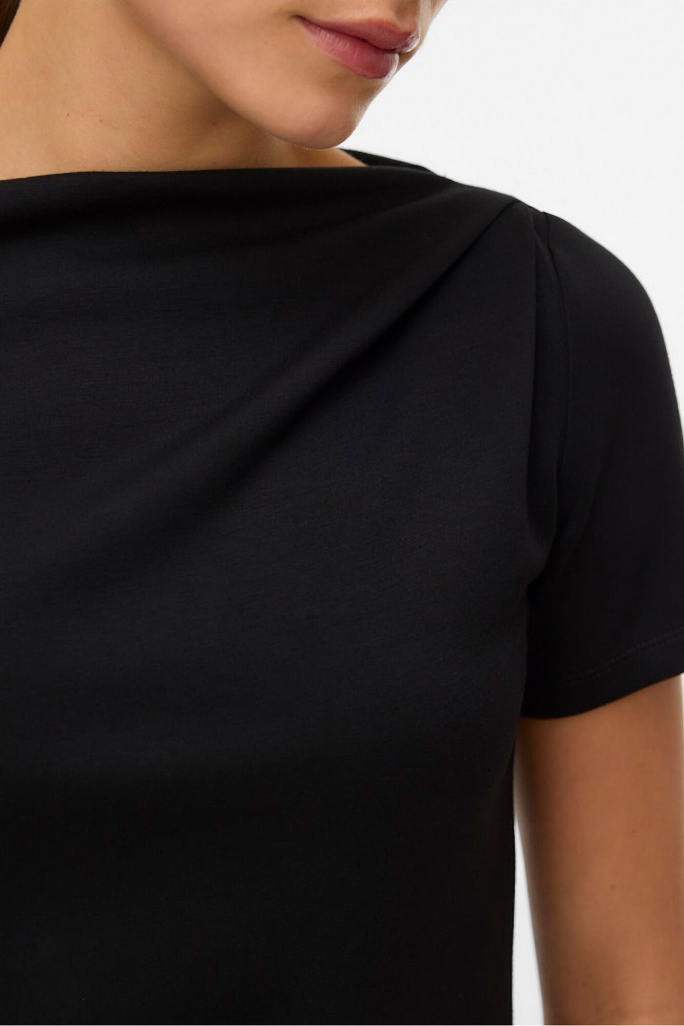 Vero Moda Top feminina assim&eacute;trica de manga curta