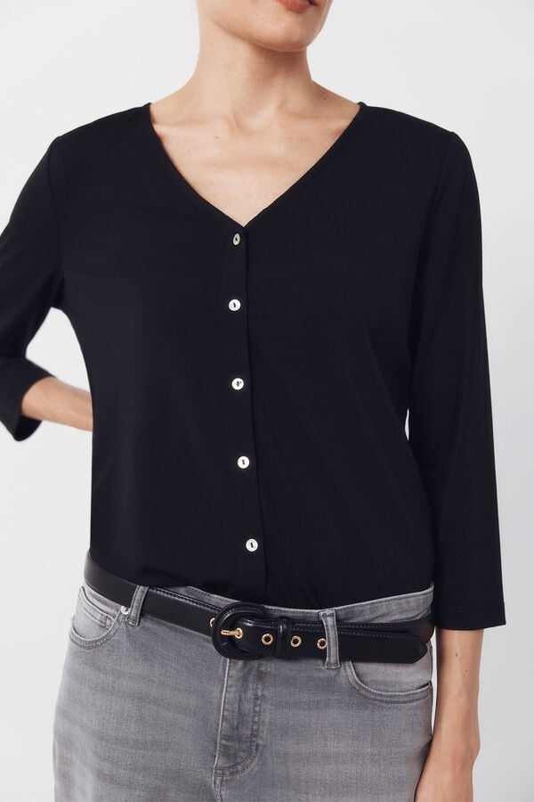 Cortefiel Blusa com decote em v e bot&otilde;es. Preto