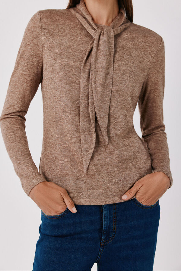 Cortefiel Scarf T-shirt Beige