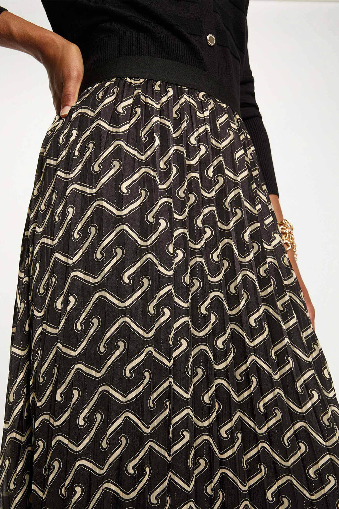 Morgan Saia longa plissada