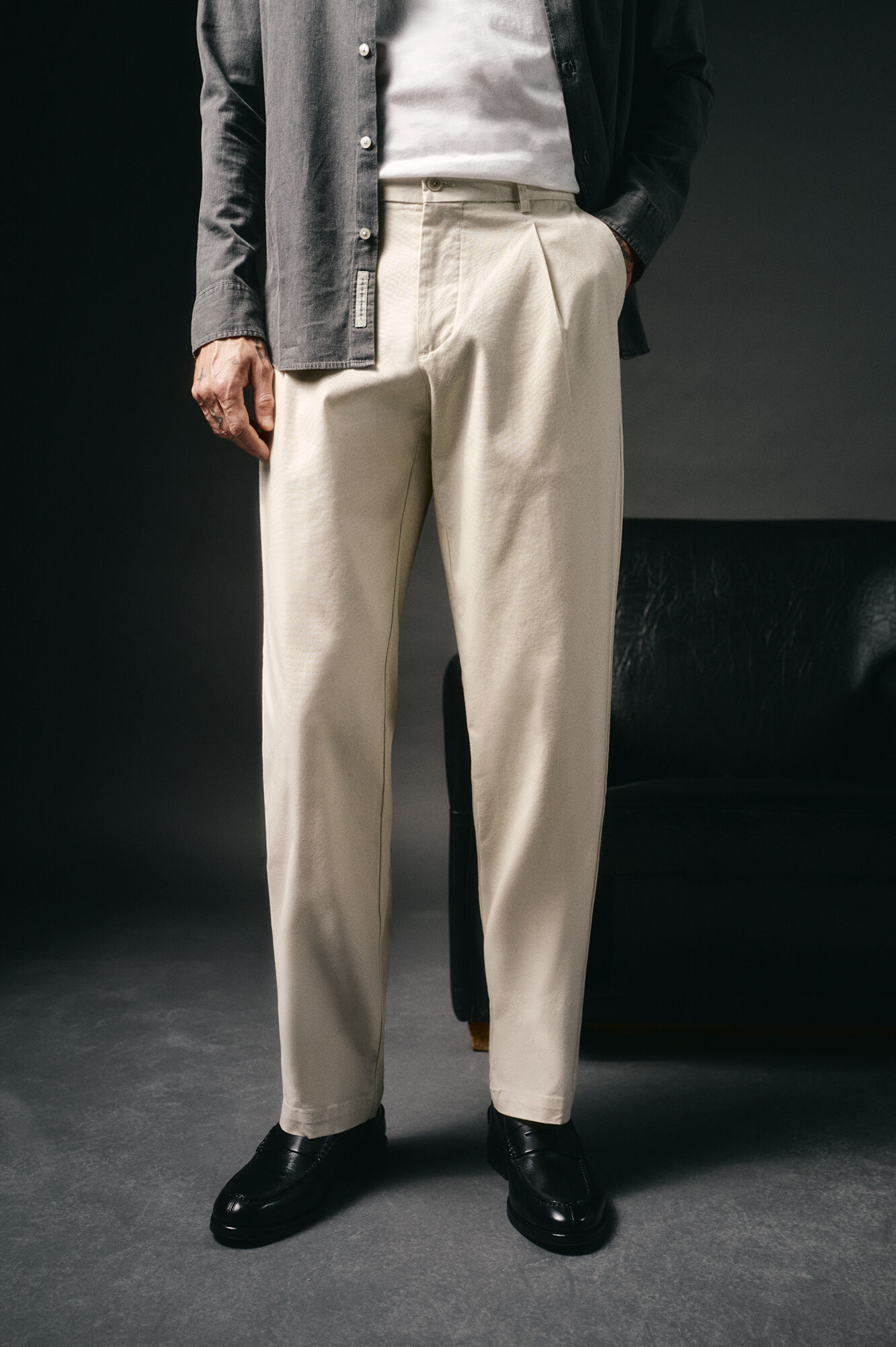 OOTO Pantal&oacute;n chino pinzas