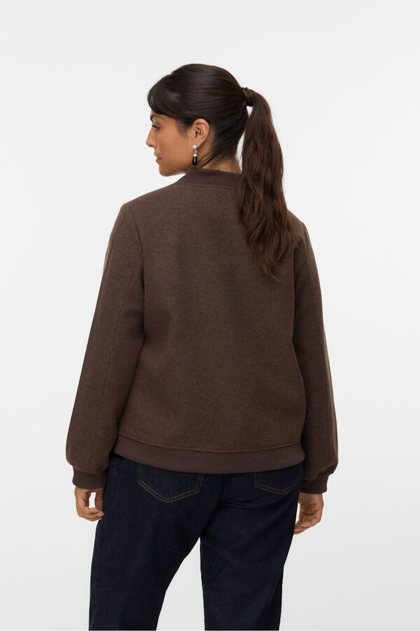Vero Moda Curve Jaqueta bomber plus size com gola mao Castanho