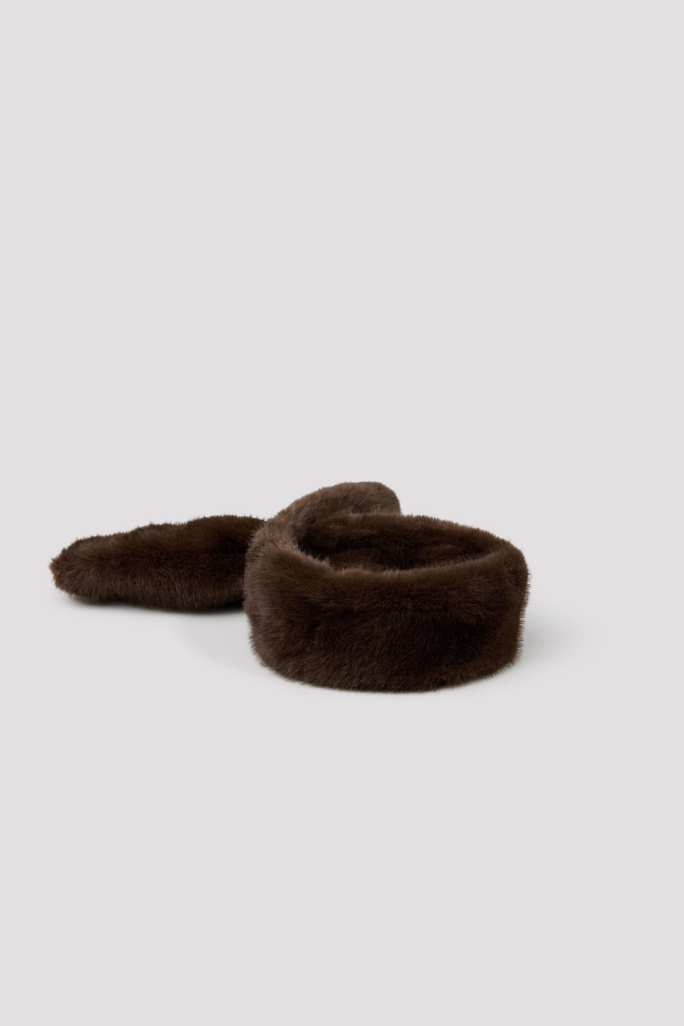 Cortefiel Faux fur crossover neck