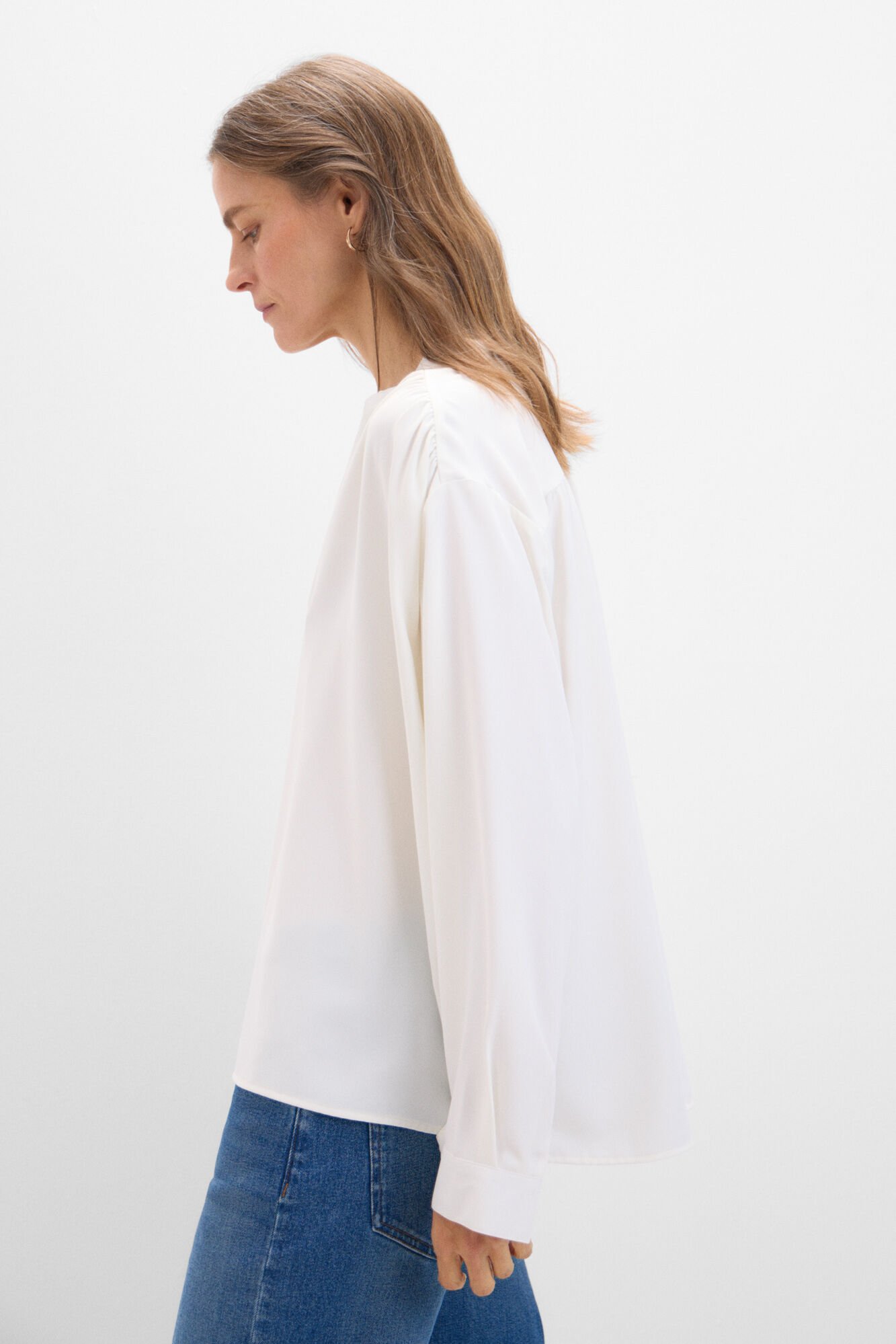 blusa fluida blanca