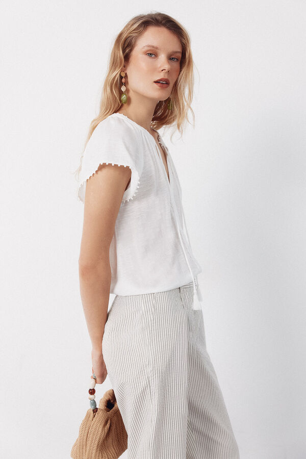 Cortefiel Flowy t-shirt with trim White