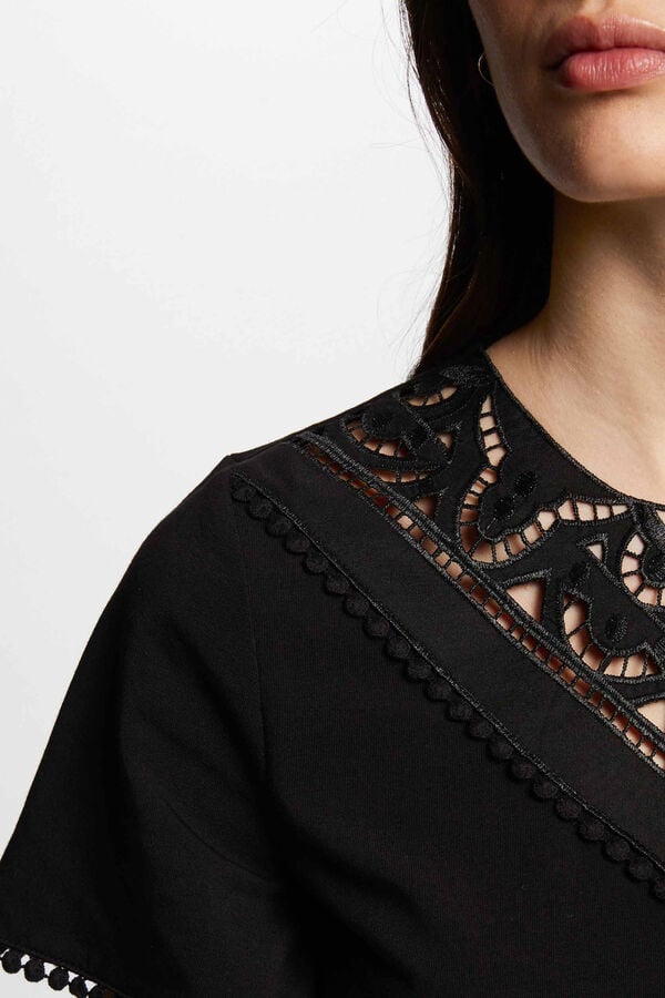 Cortefiel Embroidered short-sleeved T-shirt Black