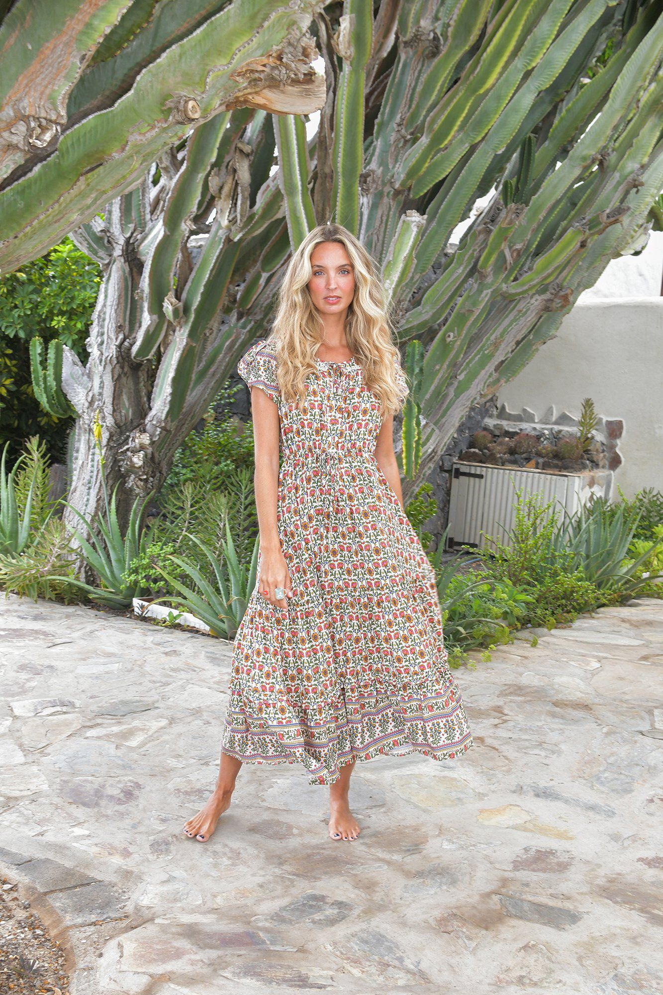 Jaase Vestido com la&ccedil;ada