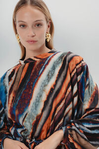 Dolores Promesas Vestido curto manga comprida Madrid