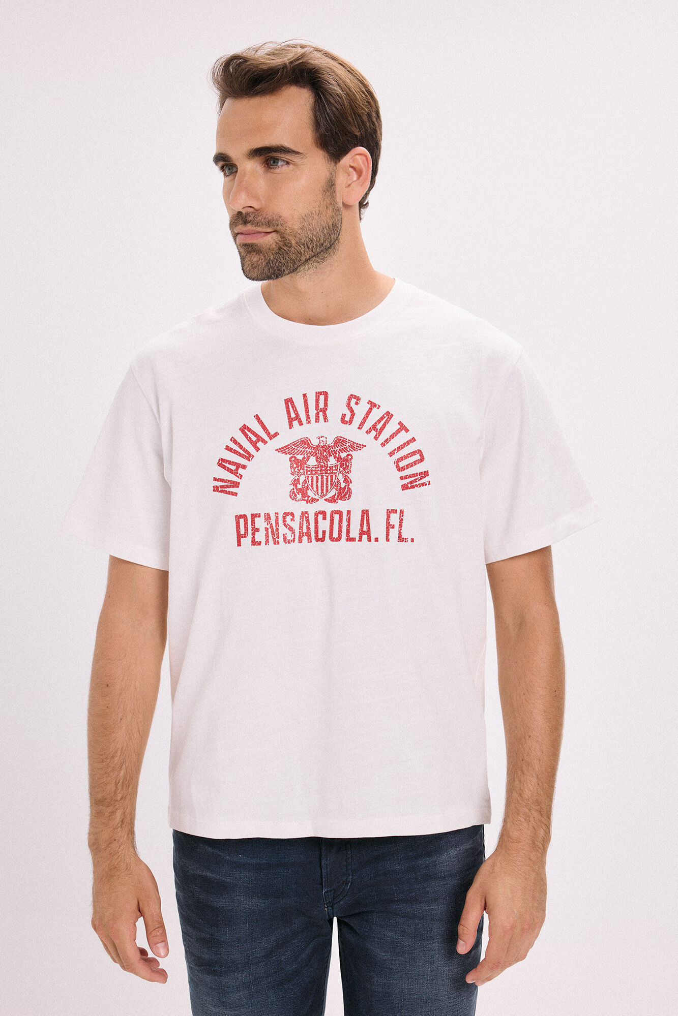 Jack & Jones T-shirt b&aacute;sica com estampado frontal