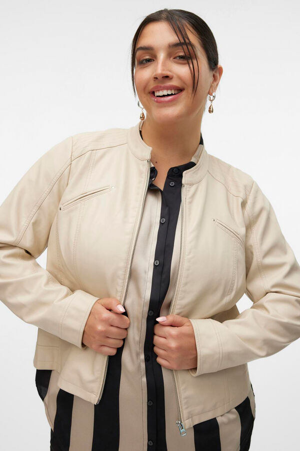 Vero Moda Curve Jaqueta plus size com efeito pele Cinzento
