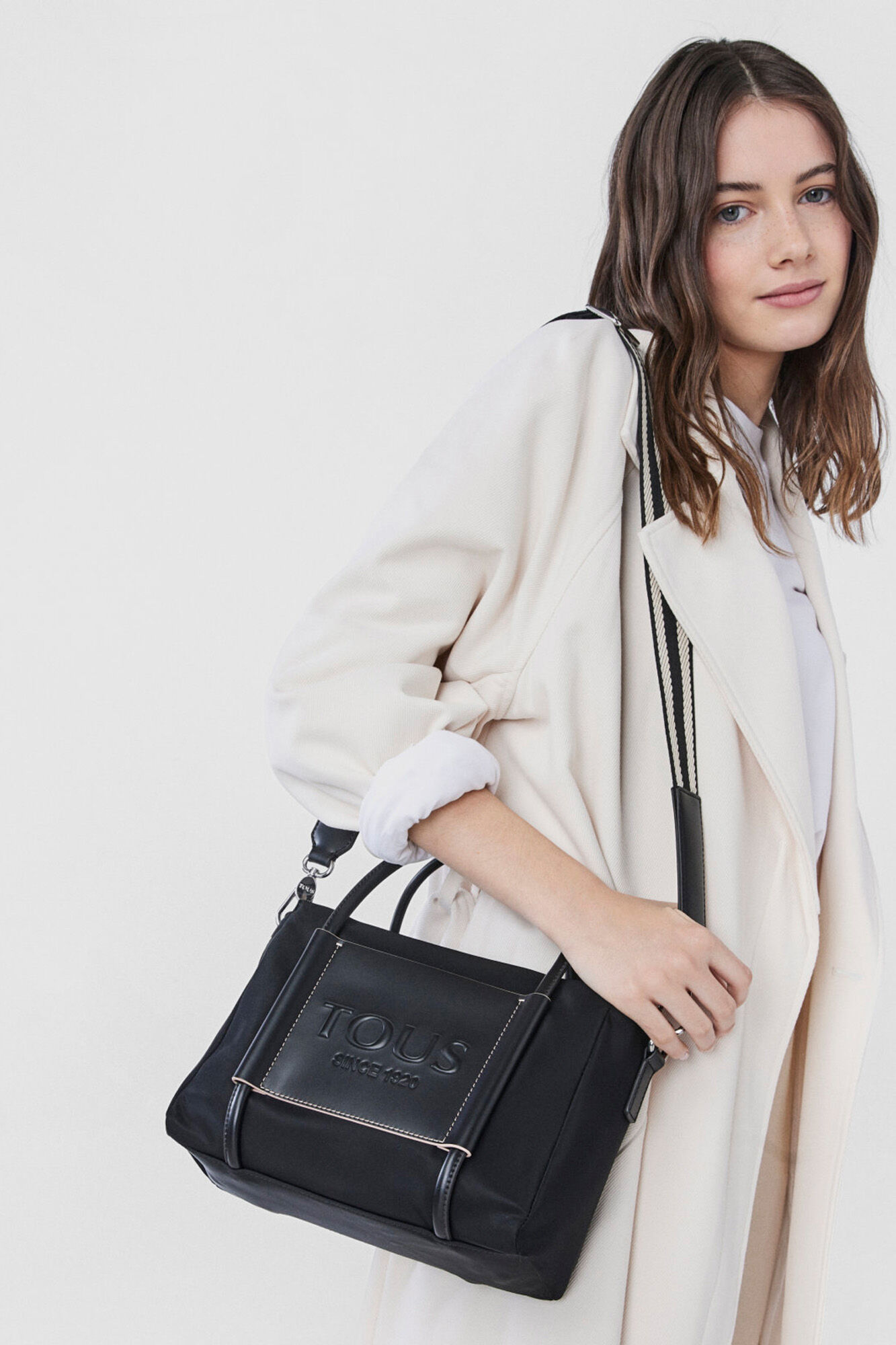 Empire Soft medium black city bag Women s bags Cortefiel
