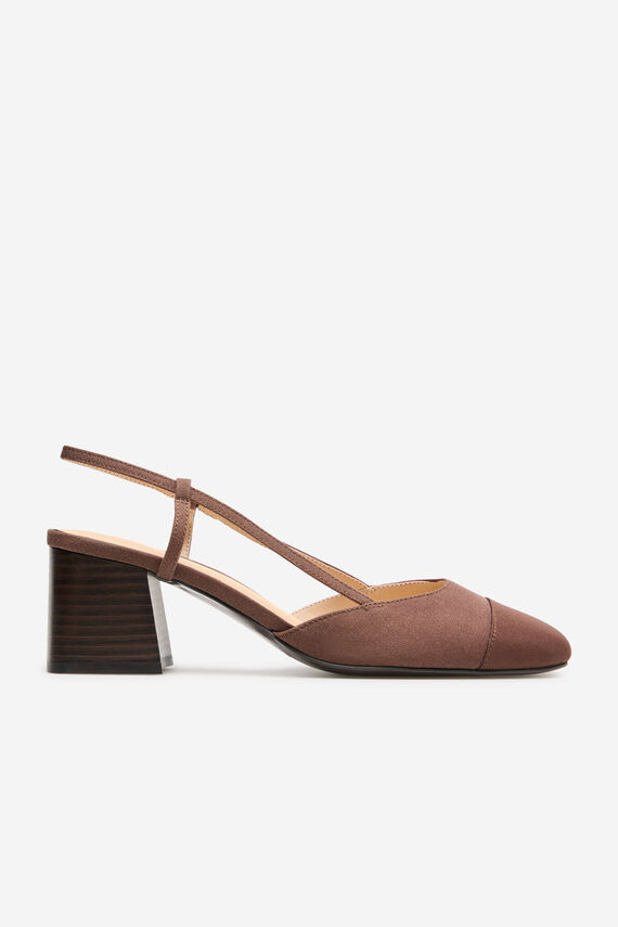 Zapato tacón destalonado