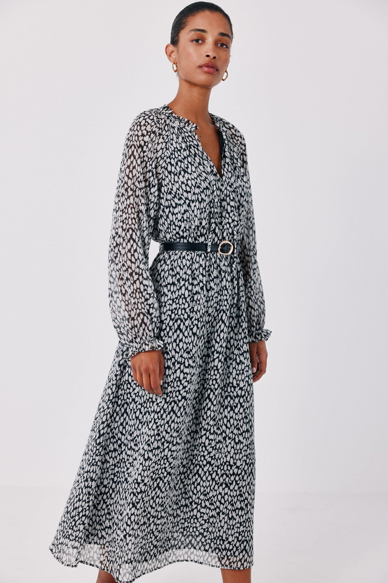 Cortefiel Printed fluid dress with belt