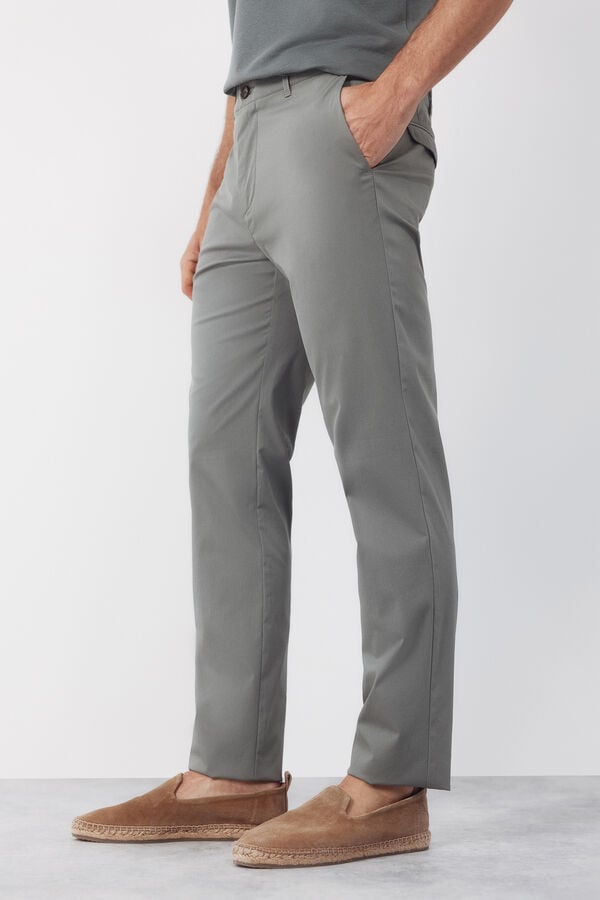 Cortefiel Pantal&oacute;n chino t&eacute;cnico slim Kaki