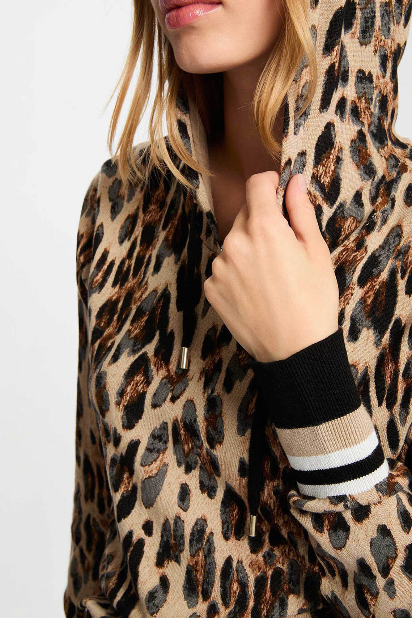 Morgan Straight jumper with hood