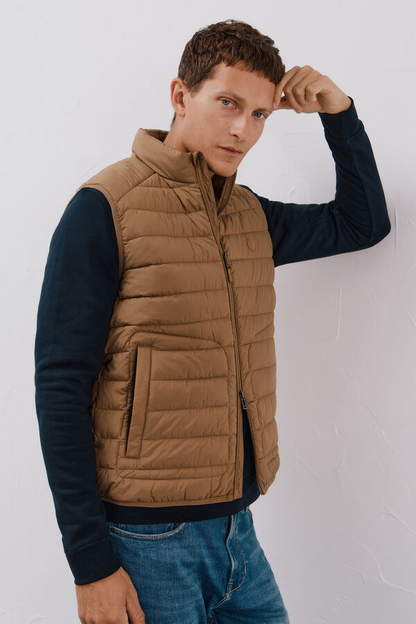 Cortefiel Ultra-light quilted gilet Beige