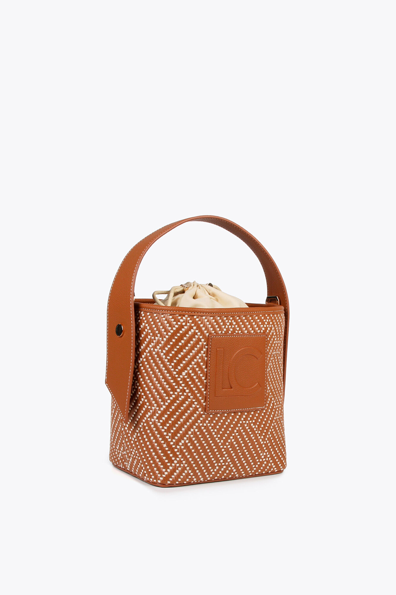 Lola Casademunt Mala bucket entran&ccedil;ada