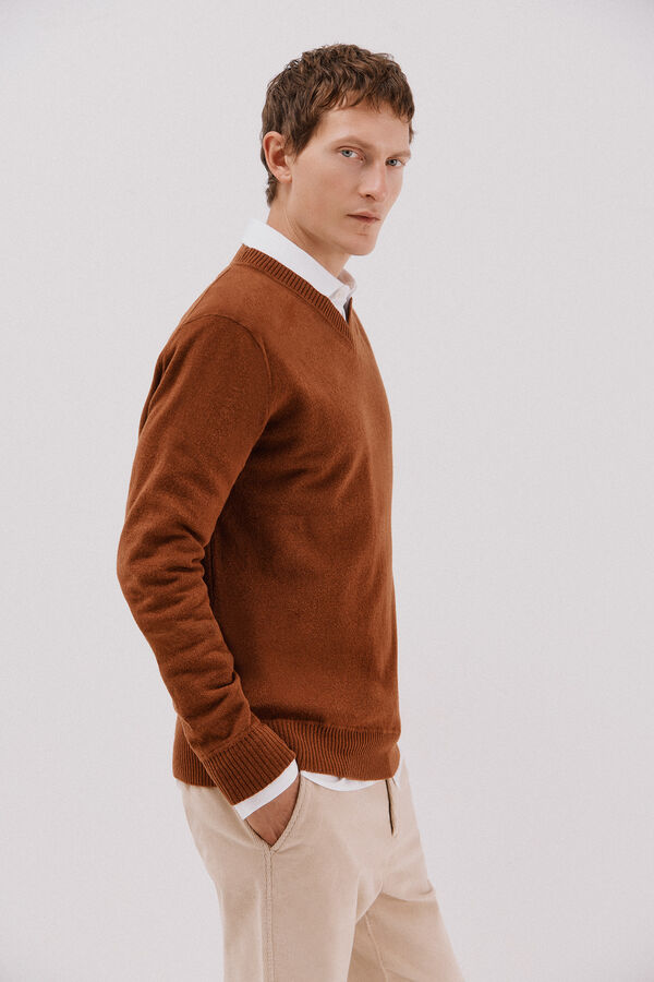Cortefiel Lambswool round V wool sweater Brown