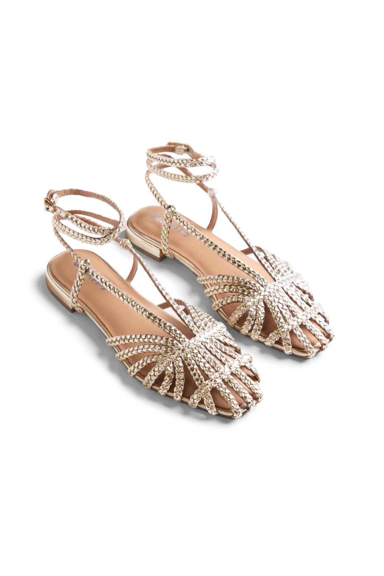 Gioseppo Sand&aacute;lias de pescador em pele entran&ccedil;ada