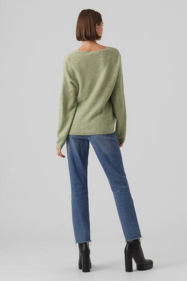 Activa  A elegante combinação de jeans com camisolas de malha