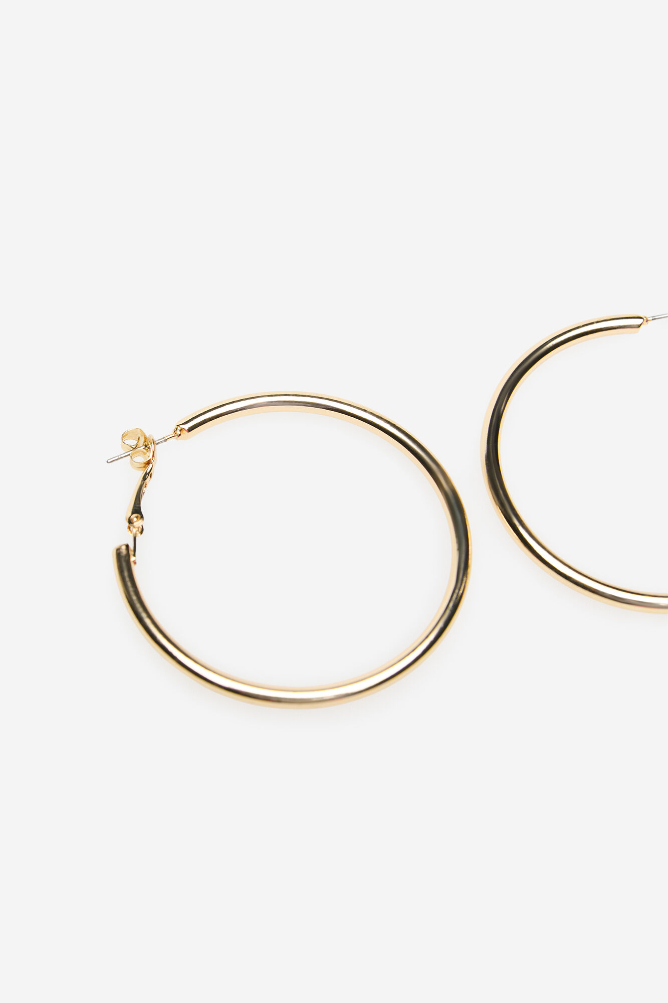 Cortefiel Classic gold hoop