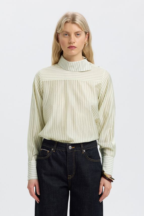 Blusa cuello alto