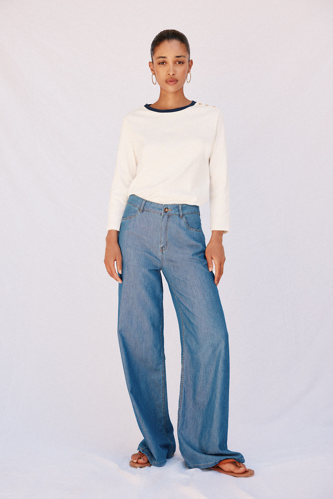 Cortefiel Basic T-shirt with gold buttons