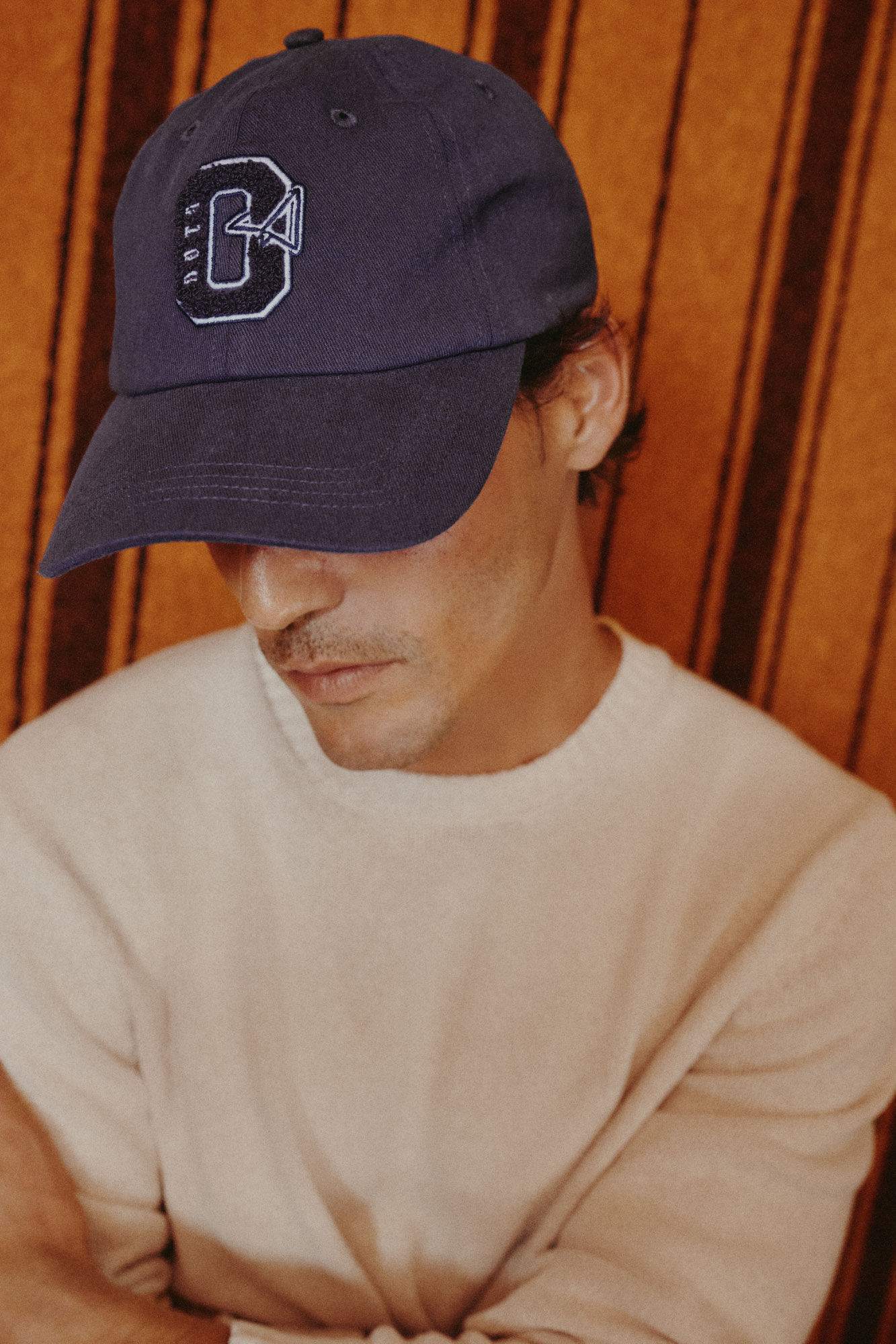 OOTO Bon&eacute; com viseira de t&ecirc;xtil