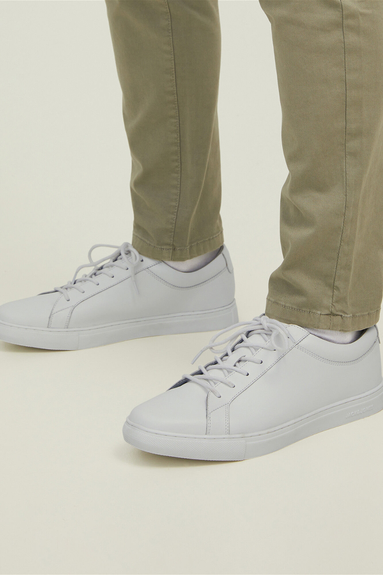 White plain trainers deals