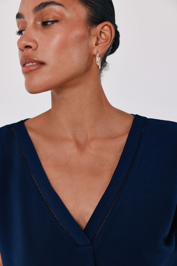 Cortefiel V-neck T-shirt with lace detail Navy
