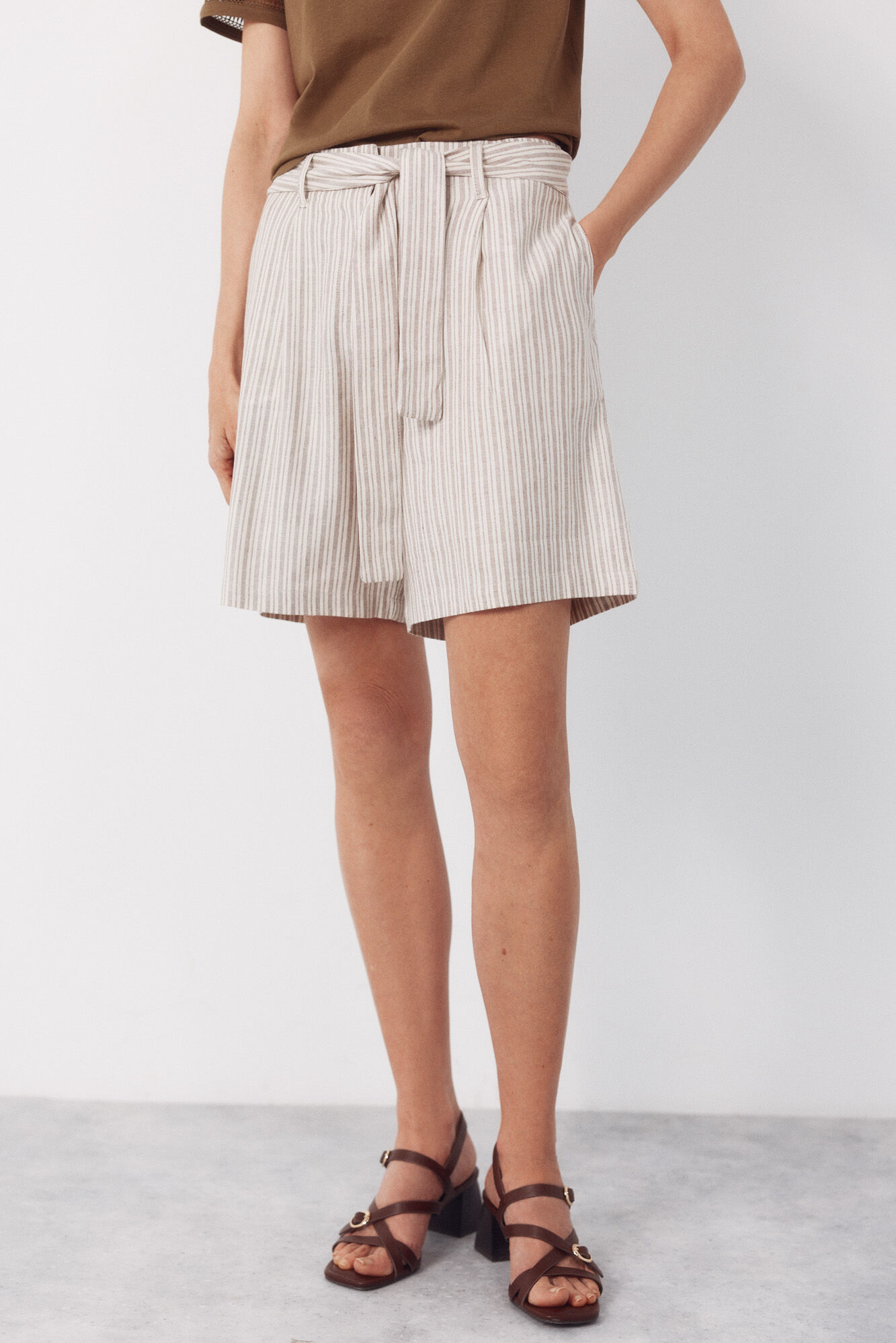 Cortefiel Bermuda de linho