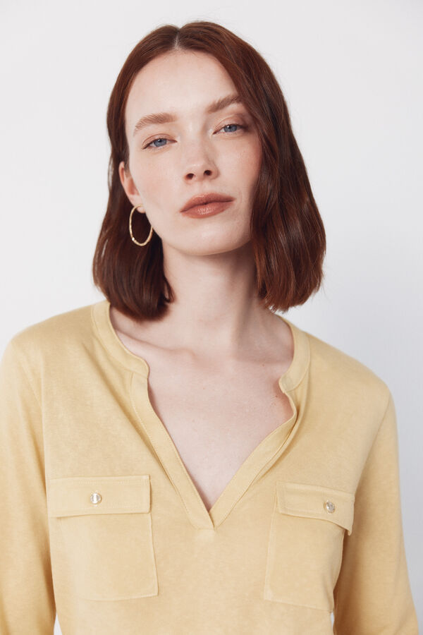 Cortefiel T-shirt with pockets Yellow