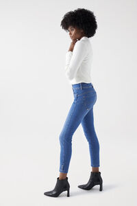 Cortefiel Jeans secret push in cropped skinny com ilhós Azul