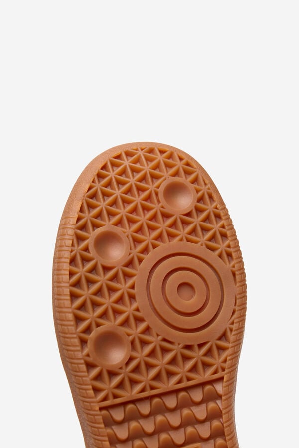 Cortefiel Zapatilla plana detalle crochet Marr&oacute;n oscuro