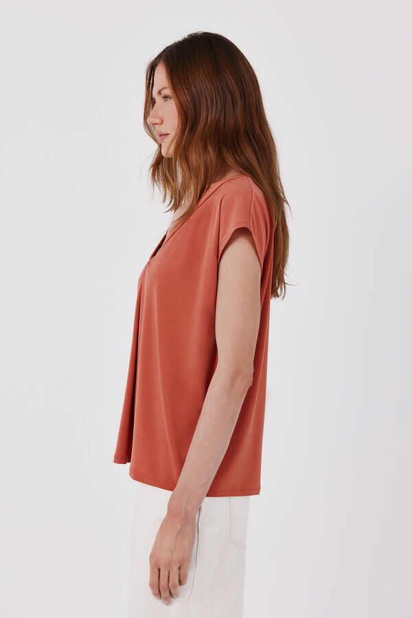 Cortefiel V-neck T-shirt with lace detail Coral