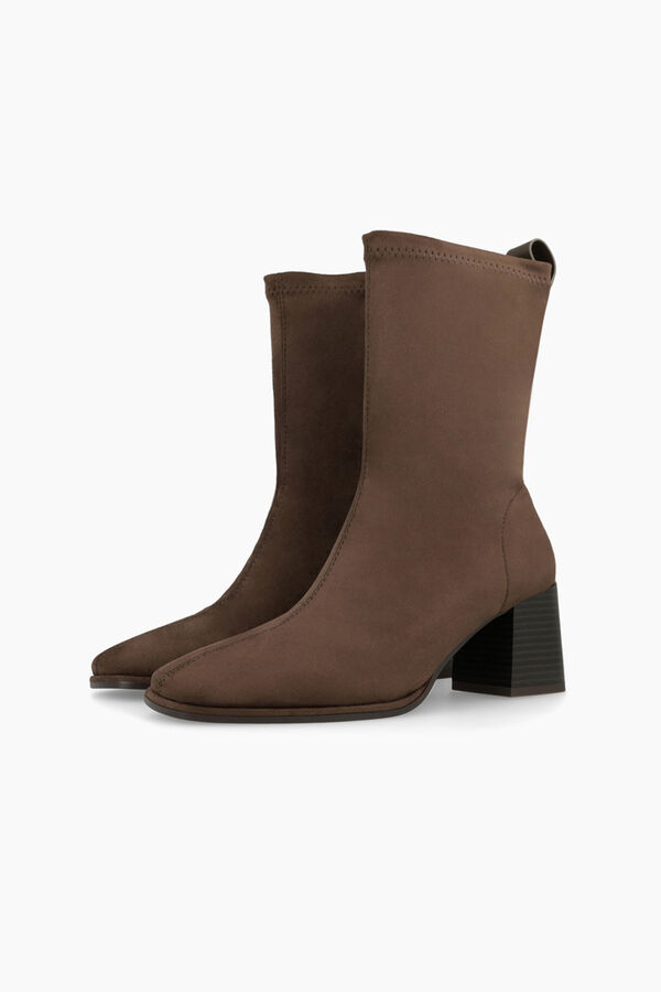 Lodi Botins com efeito couro el&aacute;stico e salto Castanho