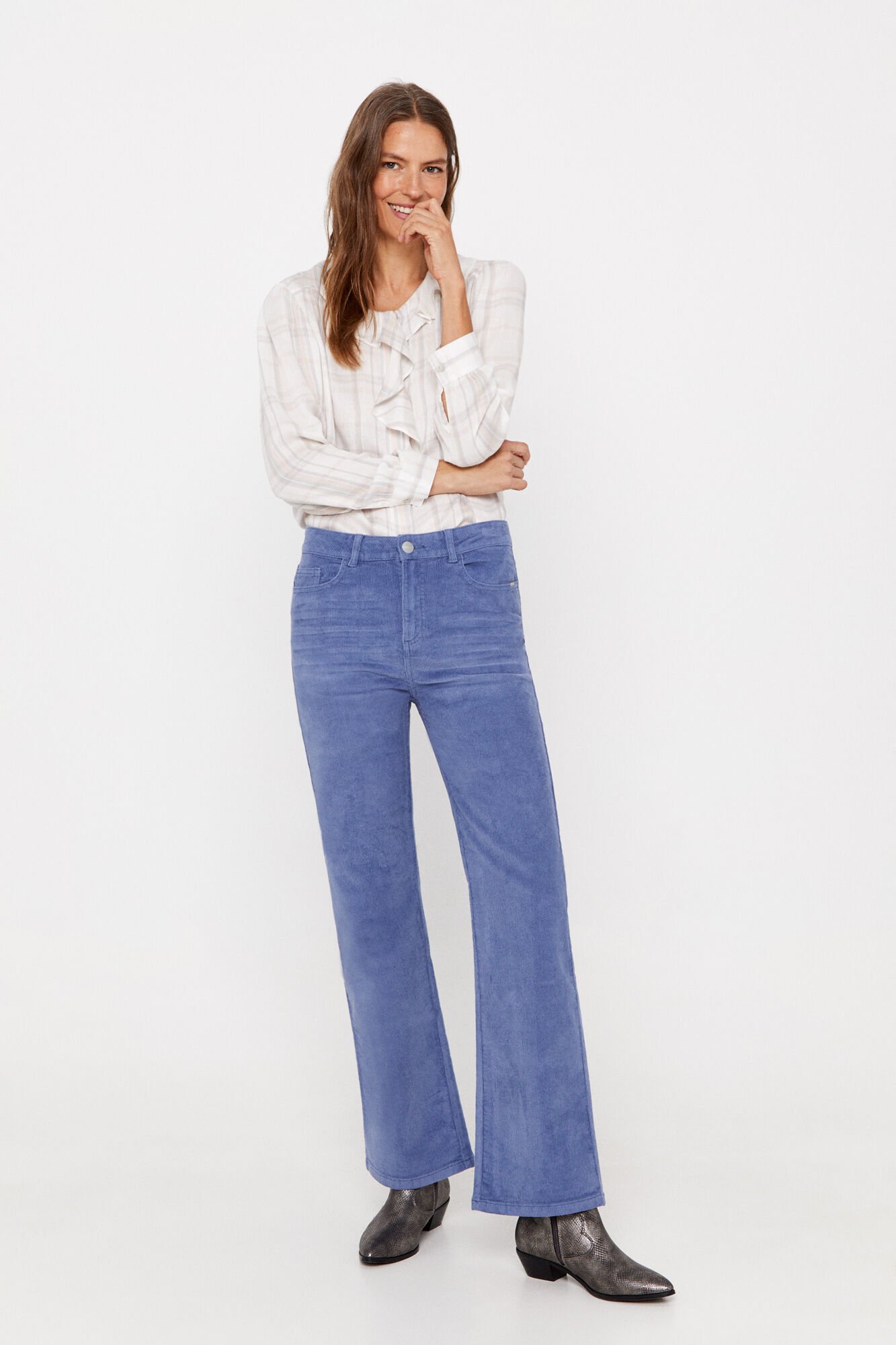 Pantalon 2025 pana campana