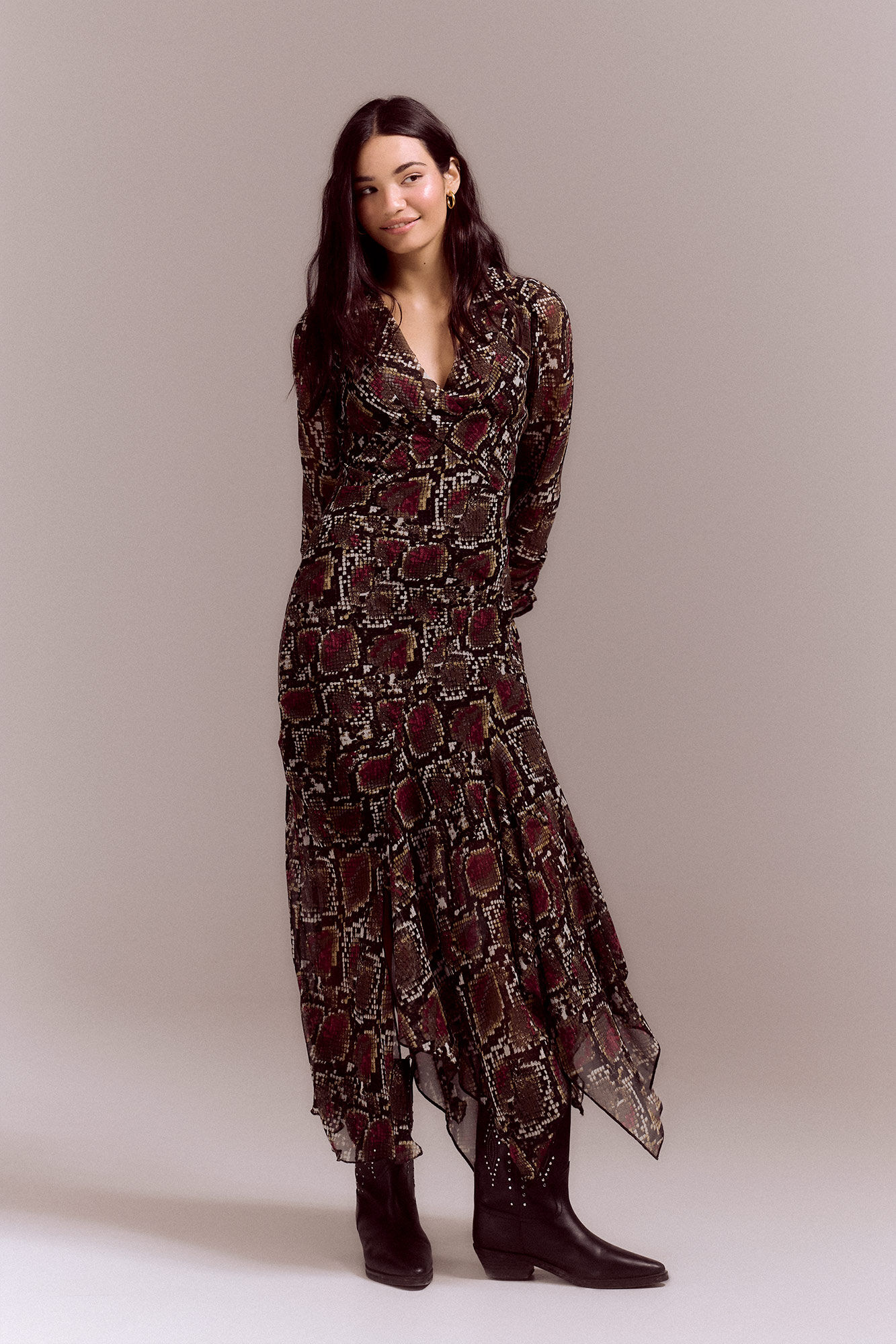 Snake print dress Women s dresses and jumpsuits Cortefiel