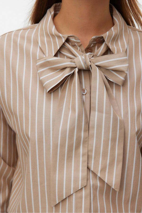 Vero Moda Camisa com laçada na gola Castanho