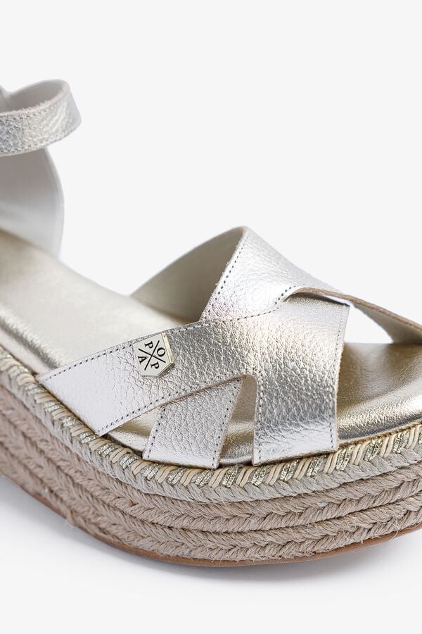 Popa Sand&aacute;lia cunha baixa senhora Karan Laminado Dourado