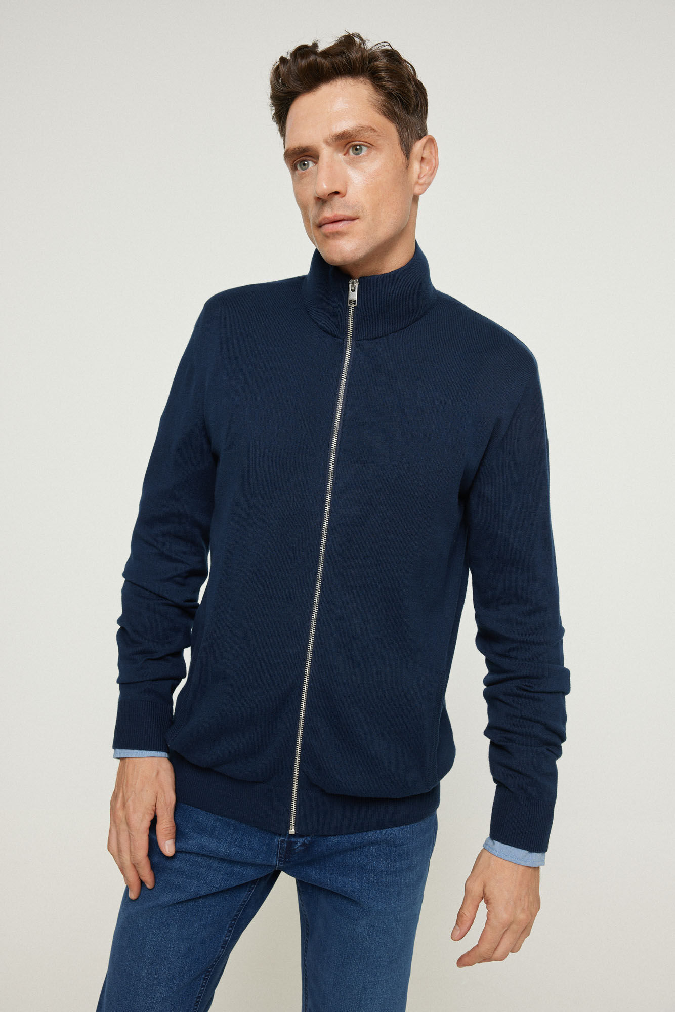 High neck jumper with zip Men s jumpers and cardigans Cortefiel