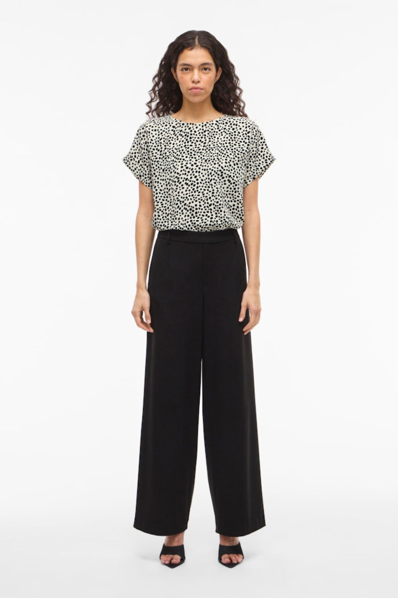 Vila Top de manga curta com gola redonda