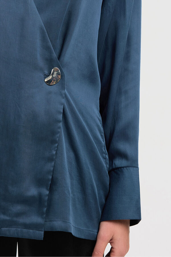 Selected Blusa cuello pico detalle metálico Azul marino