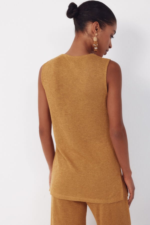 Cortefiel Rustic - look knitted vest Gold
