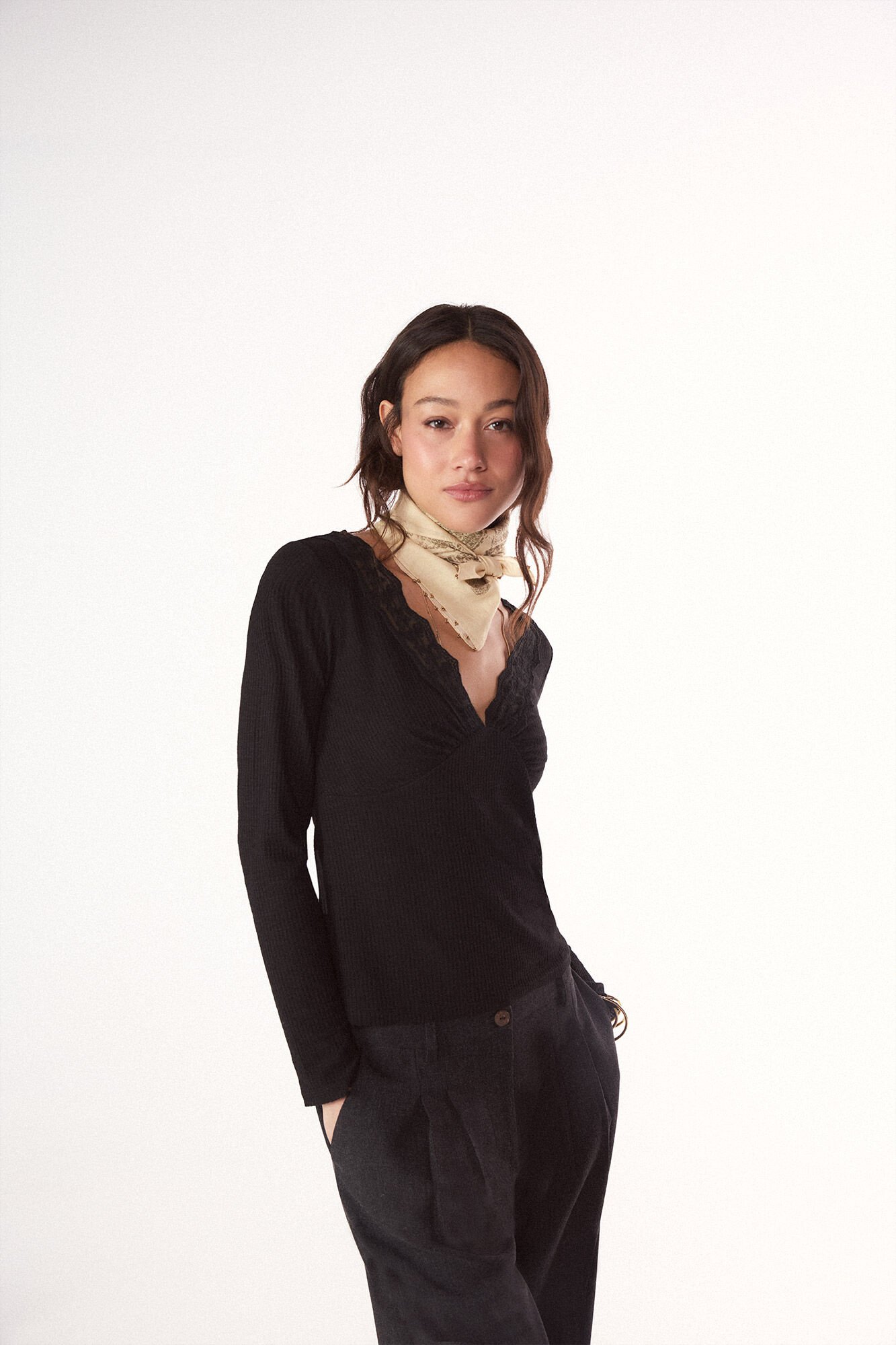 Slowlove Top estrucutura detalle blonda